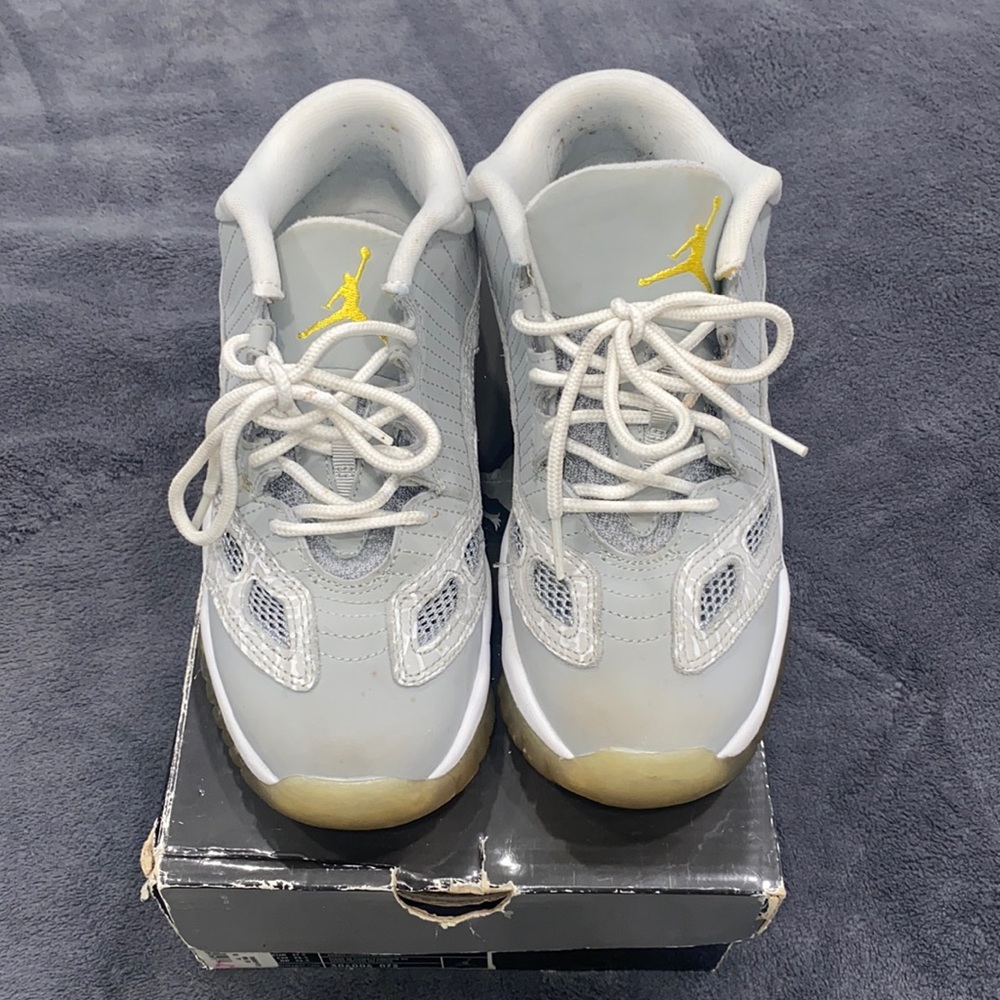 Jordan Retro 11 Silver Zest White Size 5